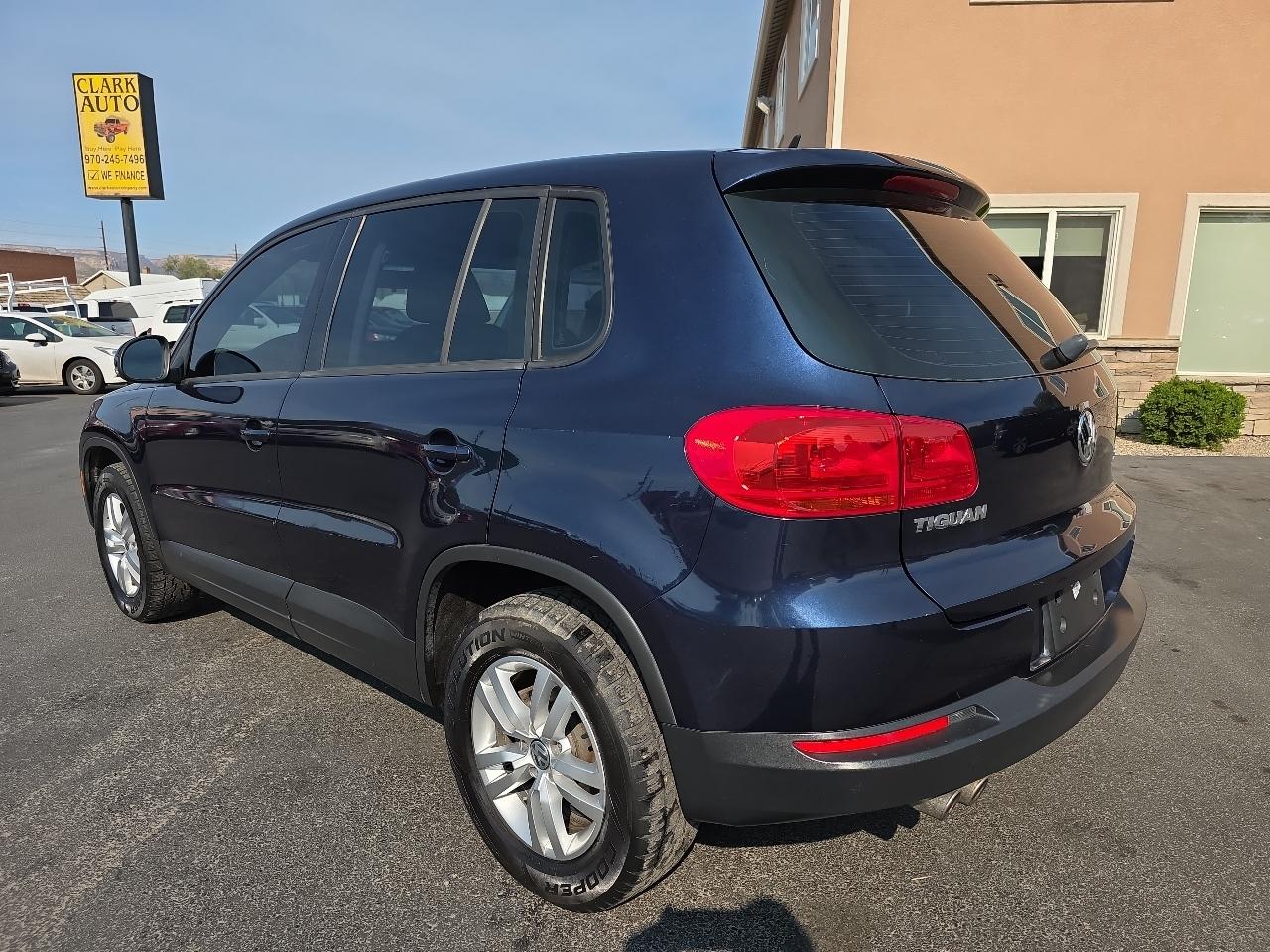 Volkswagen Tiguan 2WD 4dr Auto SE w/Sunroof & Nav 2013