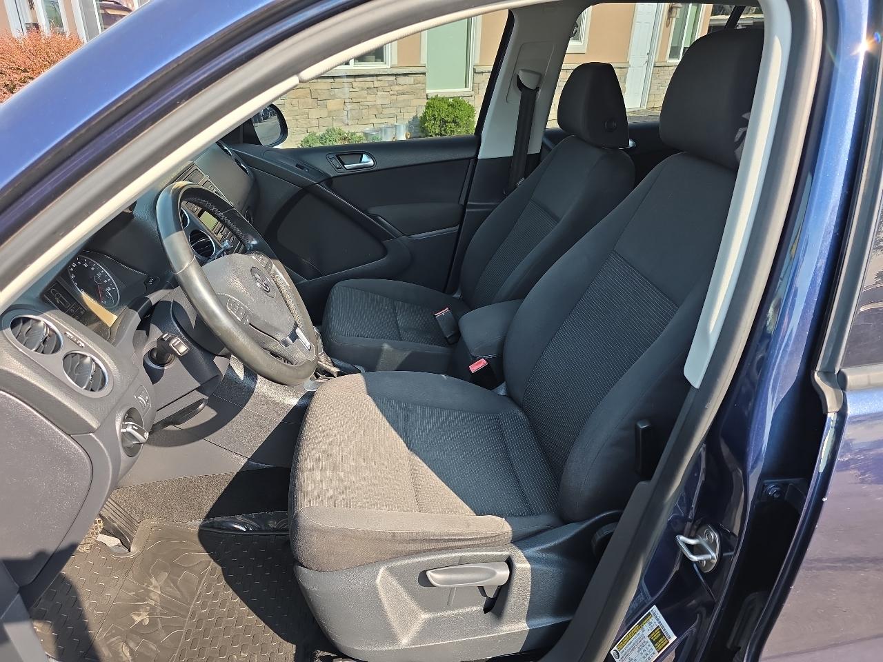 Volkswagen Tiguan 2WD 4dr Auto SE w/Sunroof & Nav 2013
