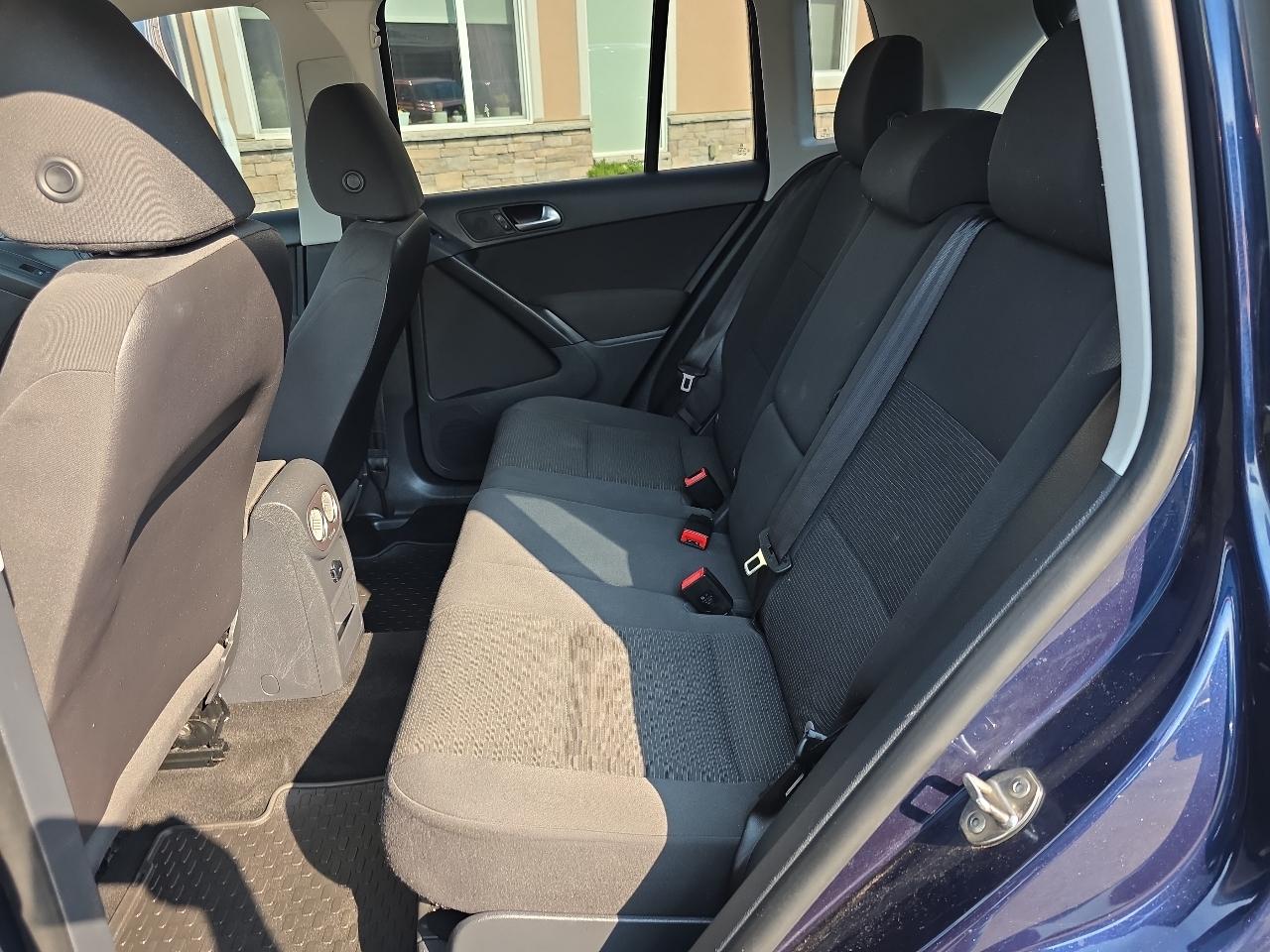Volkswagen Tiguan 2WD 4dr Auto SE w/Sunroof & Nav 2013