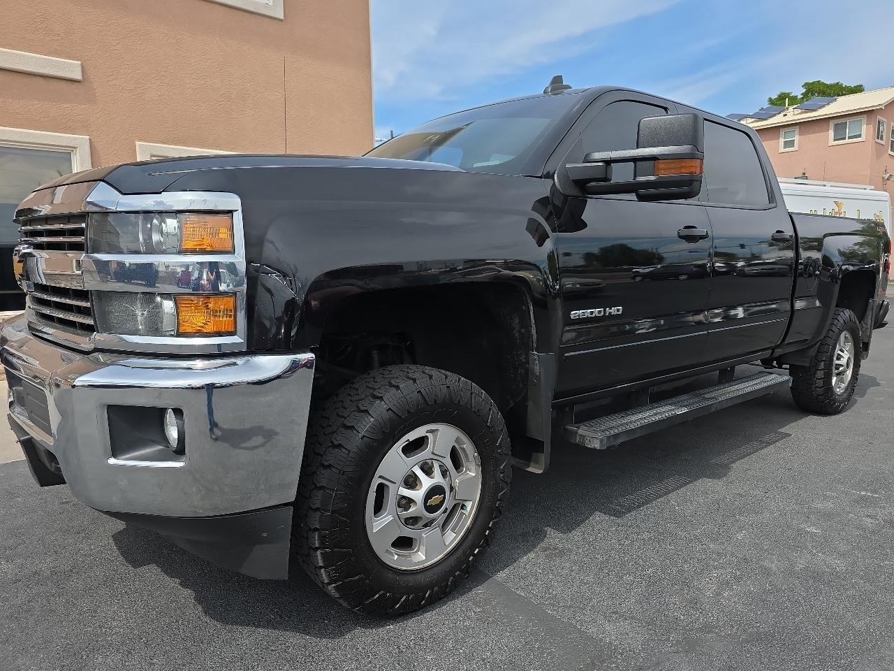 Chevrolet Silverado 2500HD 4WD Crew Cab 153.7" LT 2017