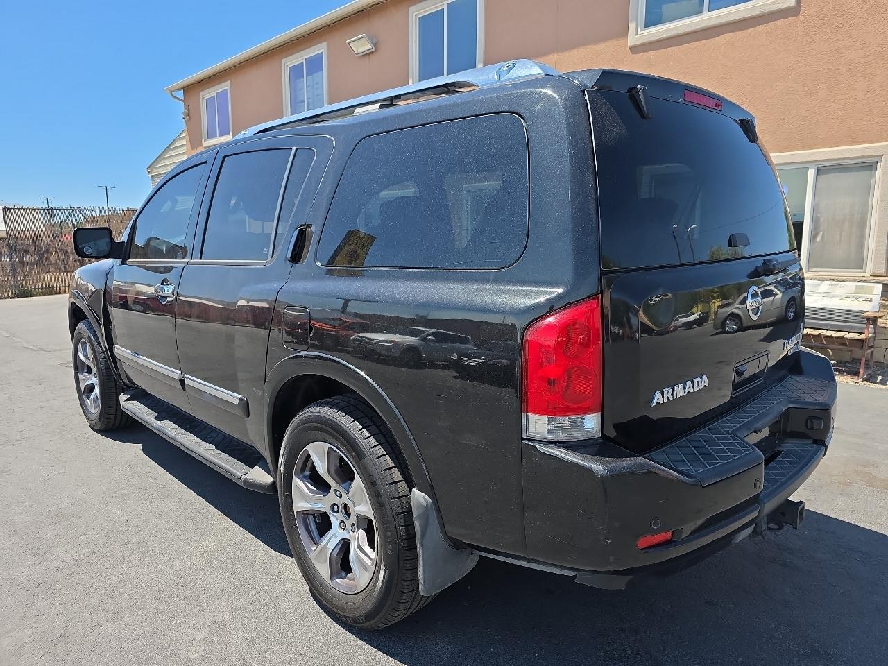 Nissan Armada 4WD 4dr Platinum 2012