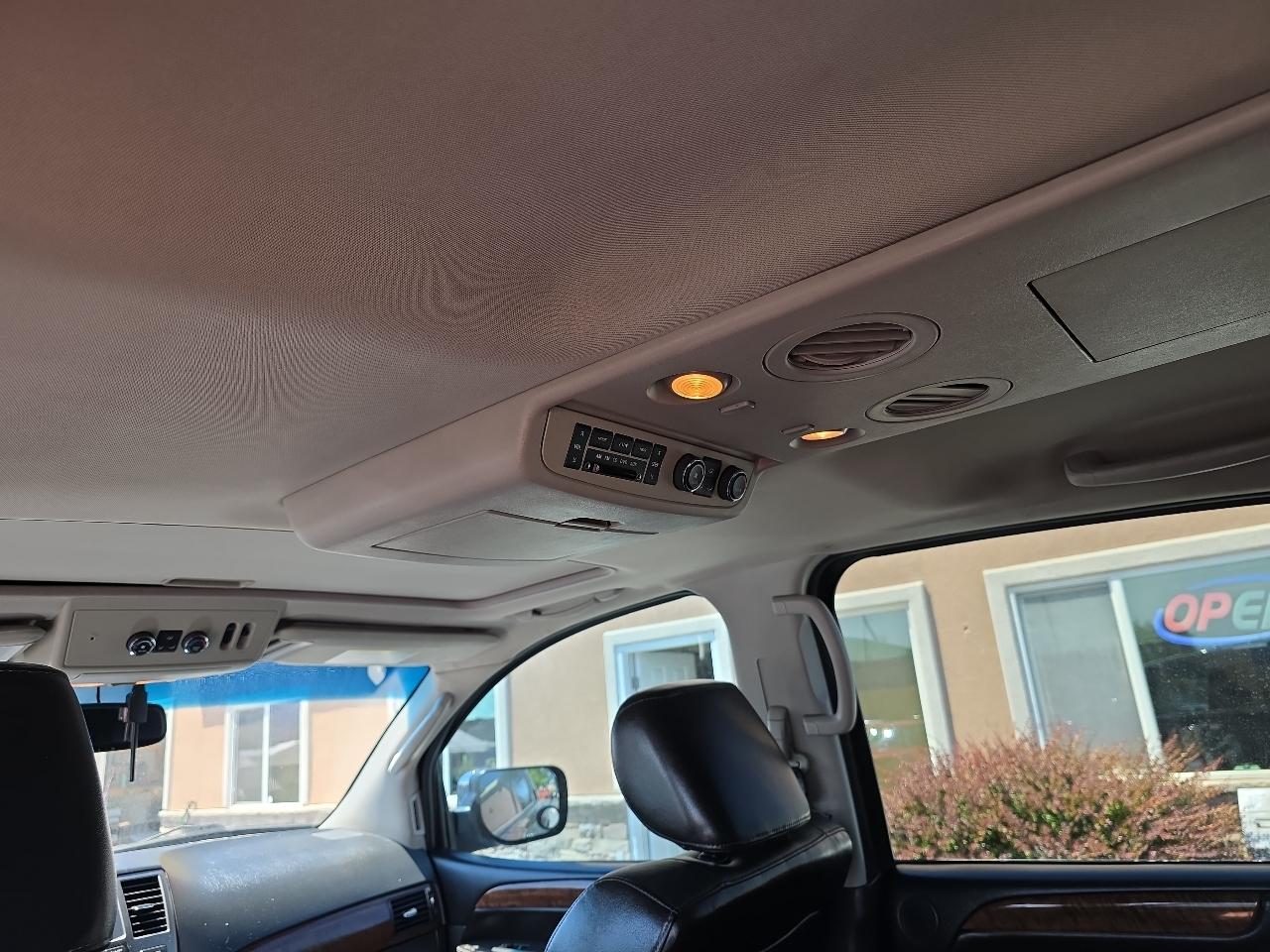 Nissan Armada 4WD 4dr Platinum 2012