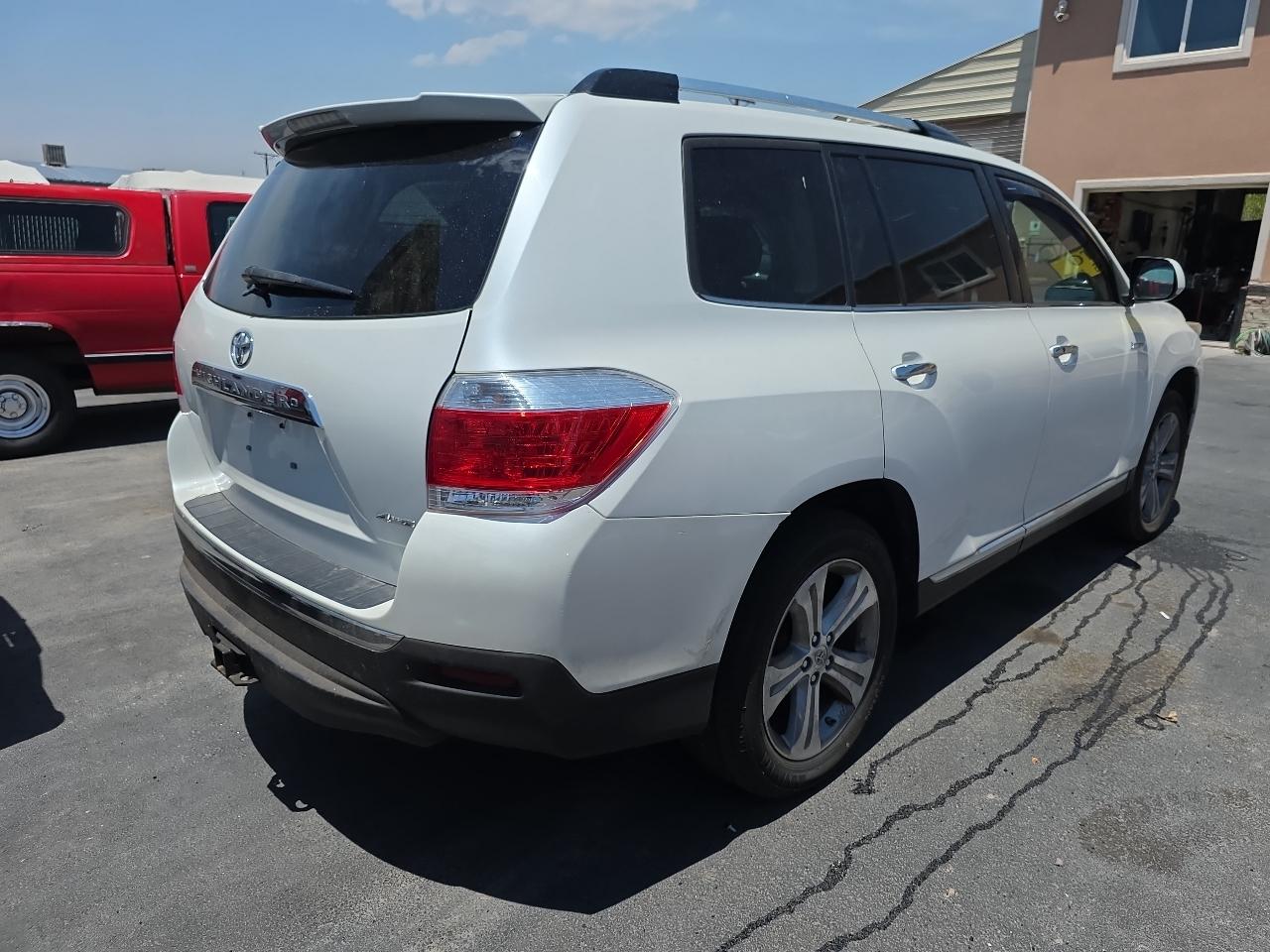 Toyota Highlander 4WD 4dr V6 Limited (Natl) 2013