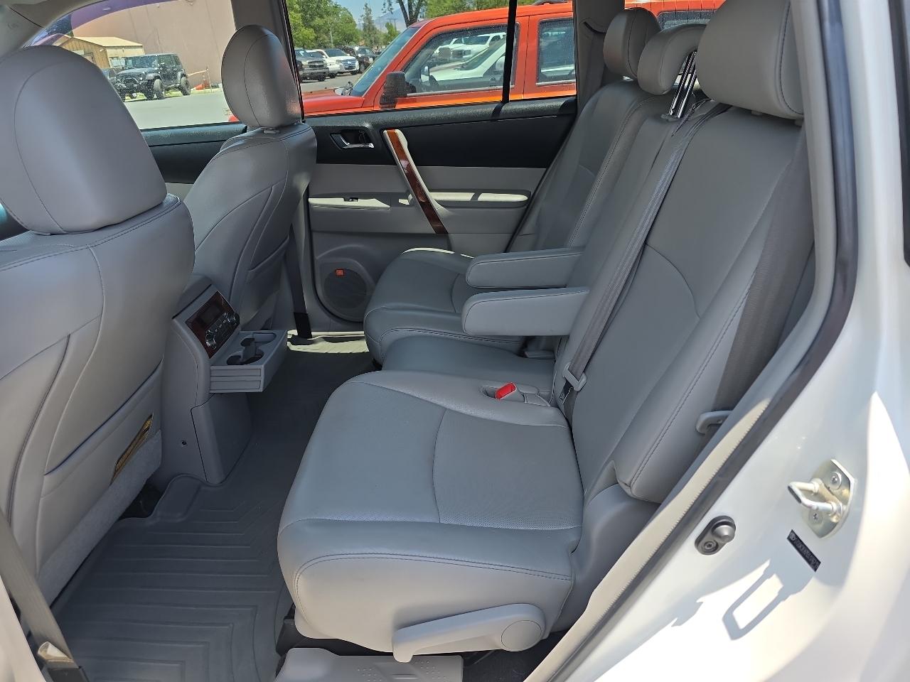 Toyota Highlander 4WD 4dr V6 Limited (Natl) 2013
