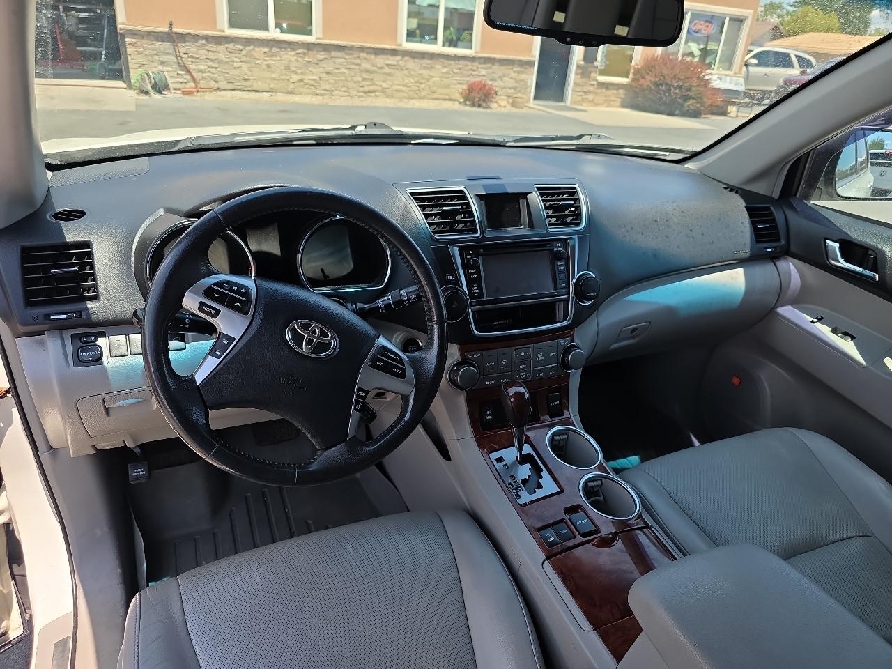 Toyota Highlander 4WD 4dr V6 Limited (Natl) 2013