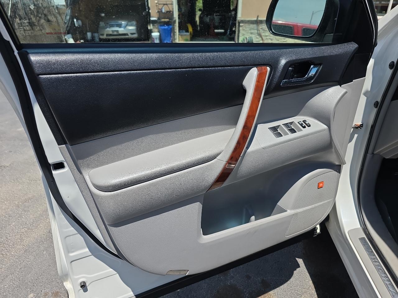 Toyota Highlander 4WD 4dr V6 Limited (Natl) 2013