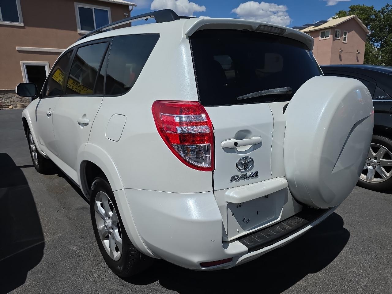Toyota RAV4 FWD 4dr 4-cyl 4-Spd AT Ltd (Natl) 2011
