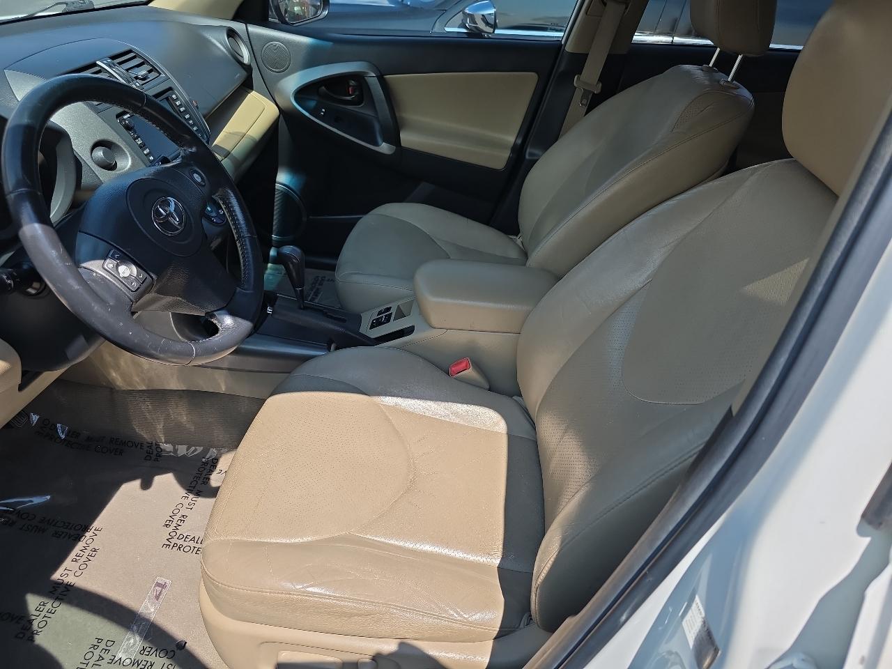 Toyota RAV4 FWD 4dr 4-cyl 4-Spd AT Ltd (Natl) 2011