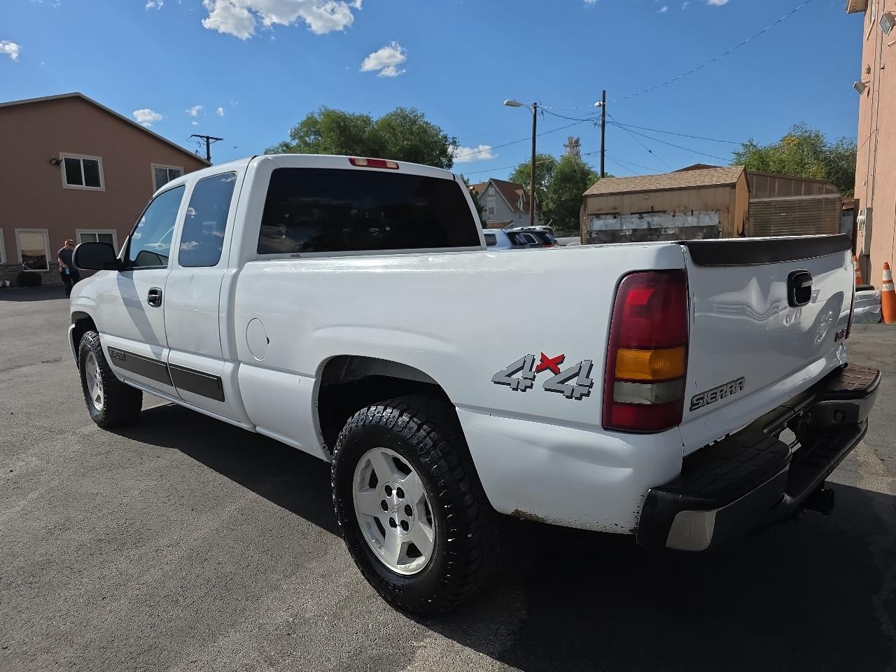 GMC Sierra 1500 4WD Ext Cab 134.0" Work Truck *Ltd Avail* 2002