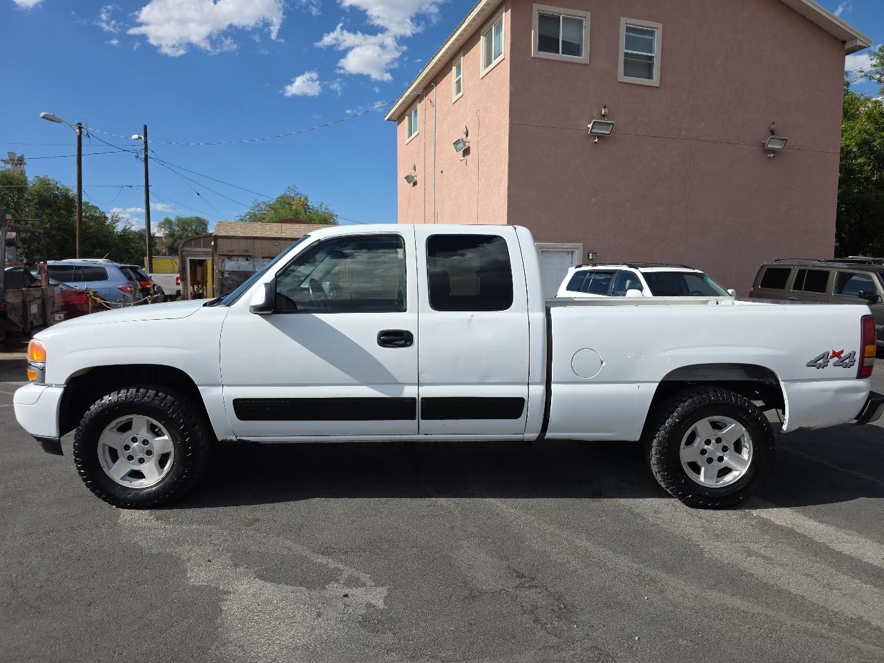 GMC Sierra 1500 4WD Ext Cab 134.0" Work Truck *Ltd Avail* 2002