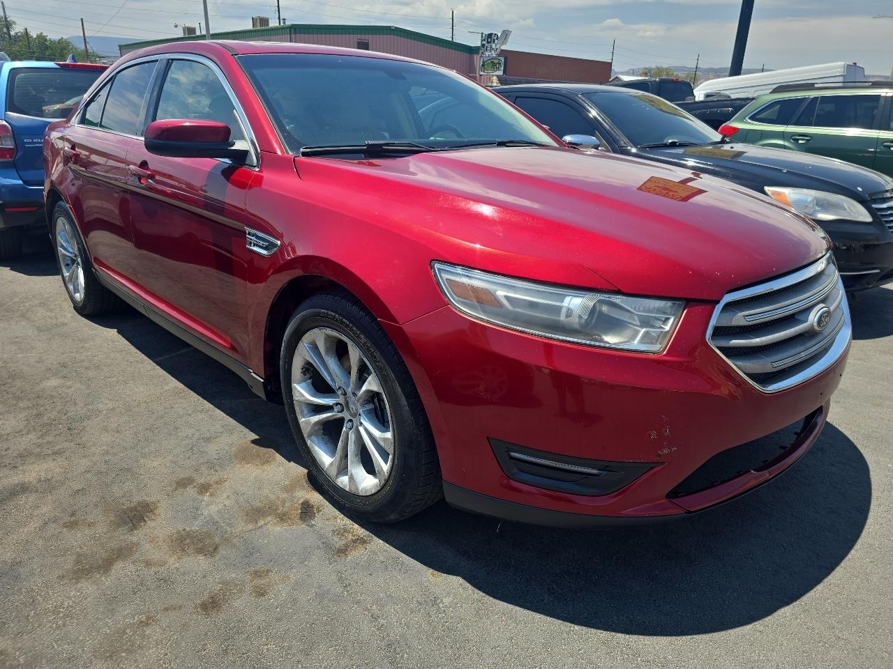 Ford Taurus 4dr Sdn SEL FWD 2013