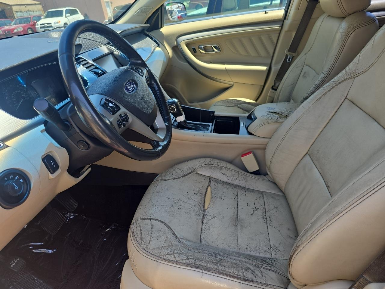 Ford Taurus 4dr Sdn SEL FWD 2013