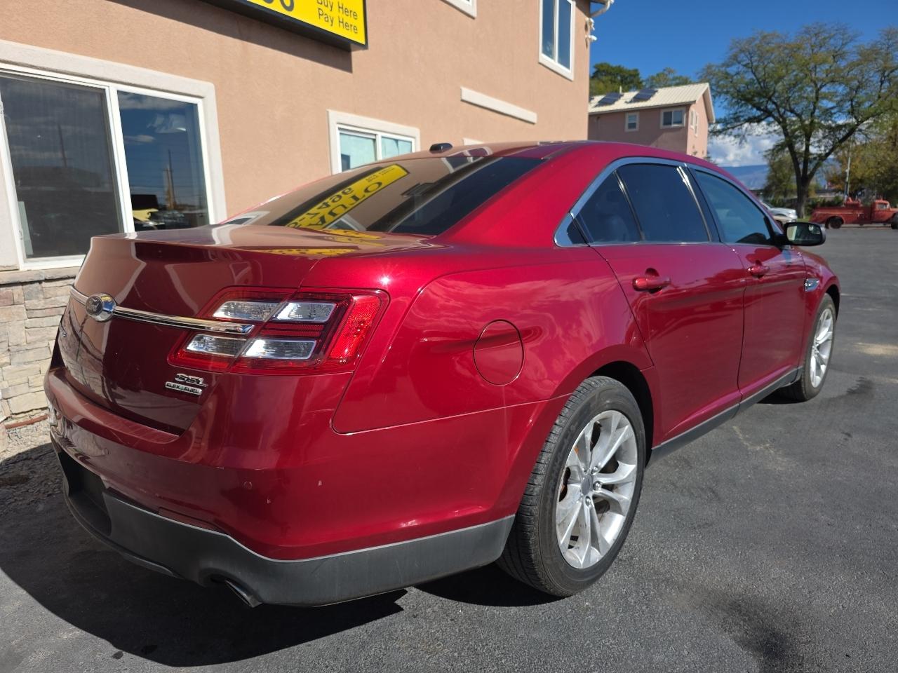 Ford Taurus 4dr Sdn SEL FWD 2013