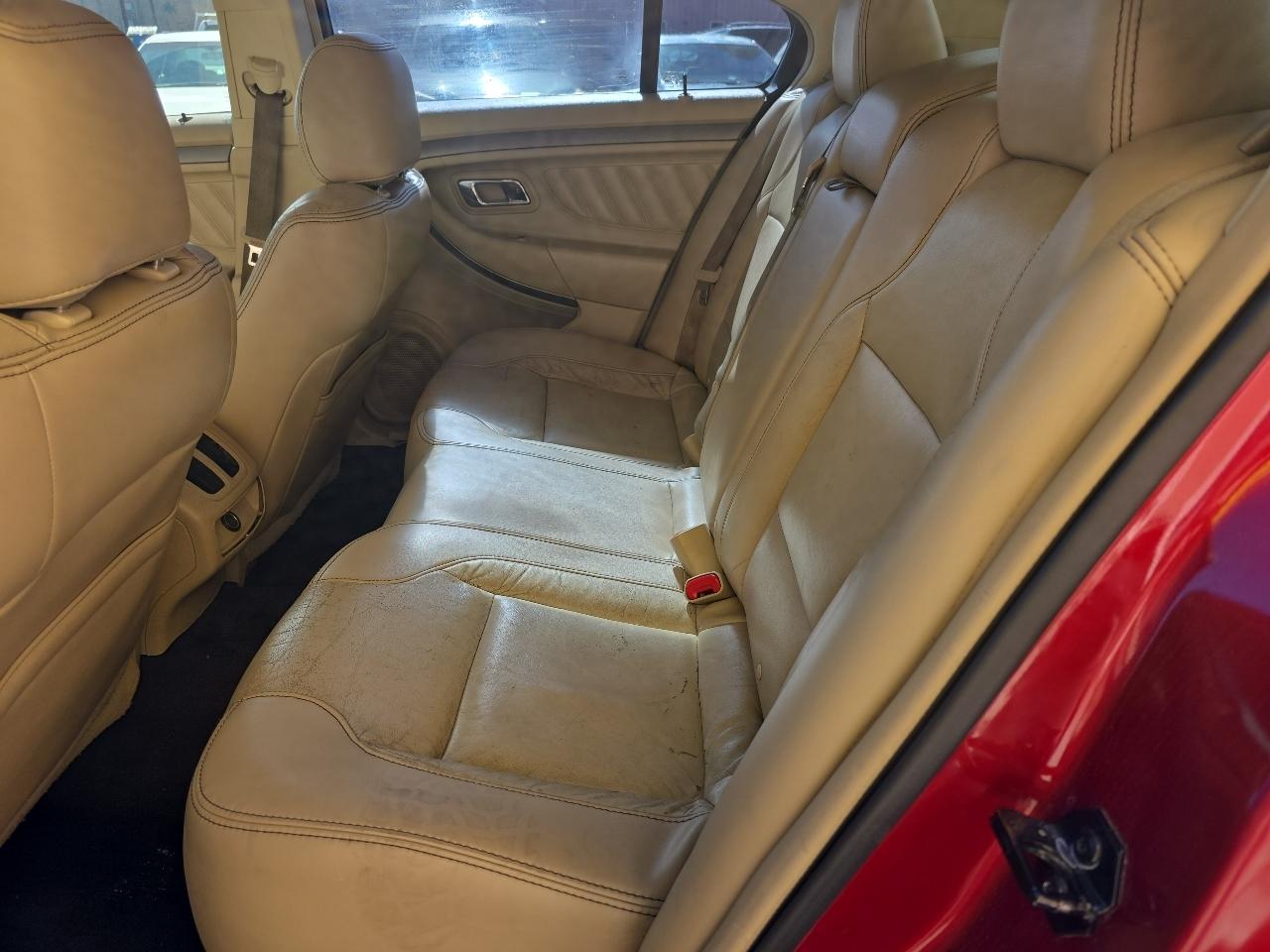 Ford Taurus 4dr Sdn SEL FWD 2013