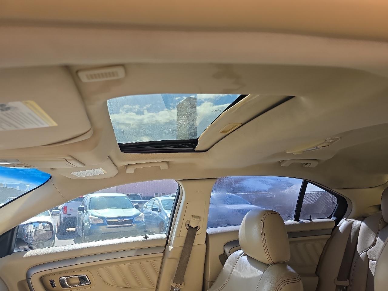 Ford Taurus 4dr Sdn SEL FWD 2013
