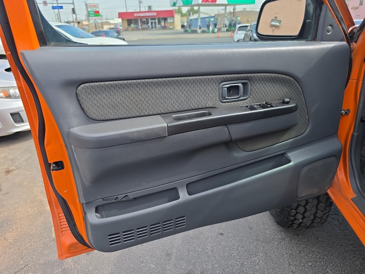 Nissan Xterra 4dr XE 4WD V6 Auto 2003