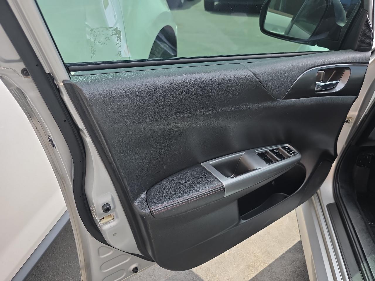 Subaru Impreza Wagon WRX 5dr Man WRX 2011