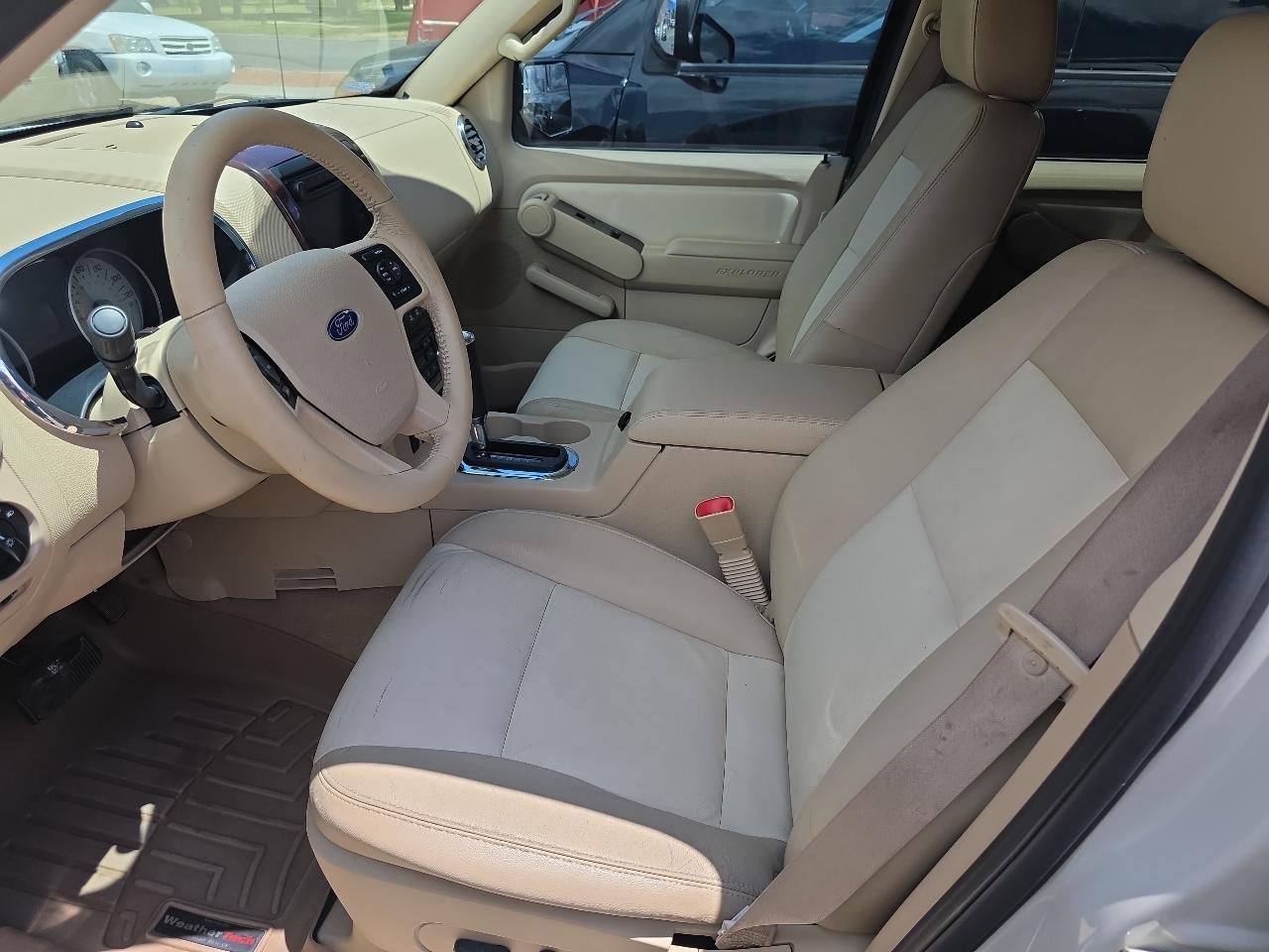 Ford Explorer 4dr 114" WB 4.6L Limited 4WD 2006