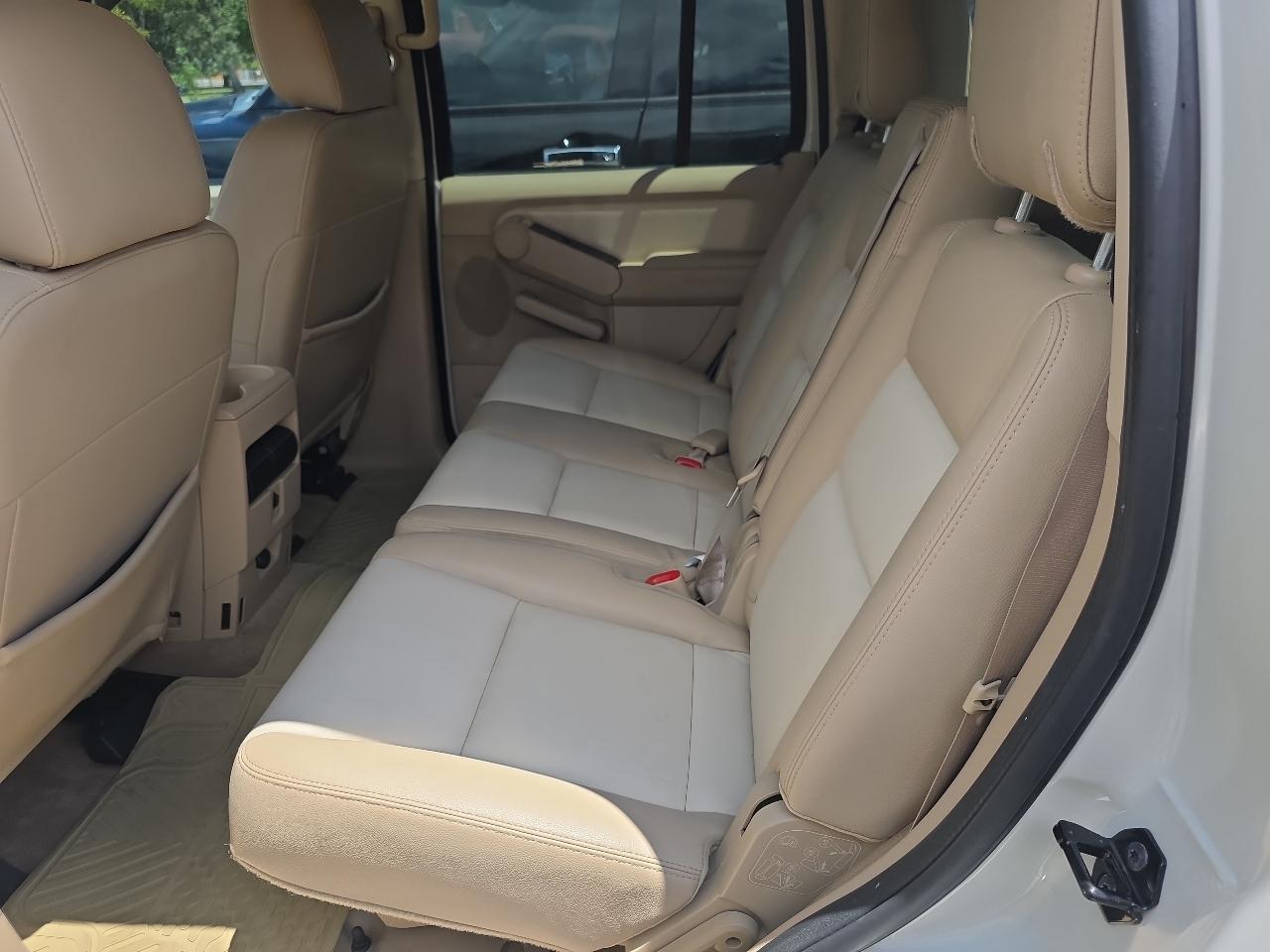 Ford Explorer 4dr 114" WB 4.6L Limited 4WD 2006