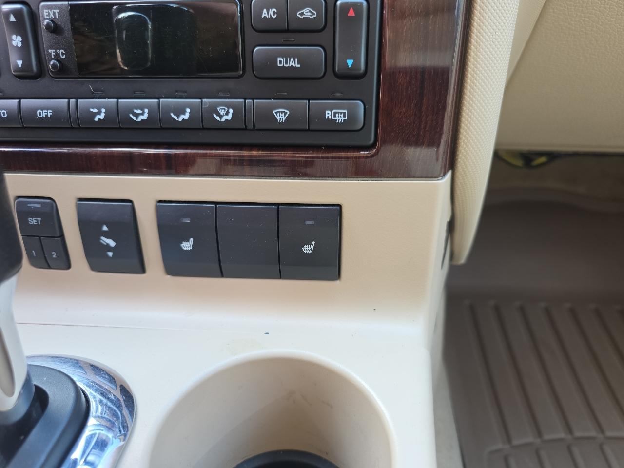 Ford Explorer 4dr 114" WB 4.6L Limited 4WD 2006
