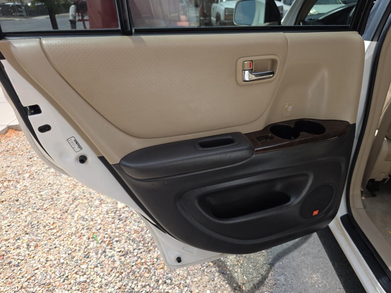 Toyota Highlander 4dr V6 4WD (Natl) 2003
