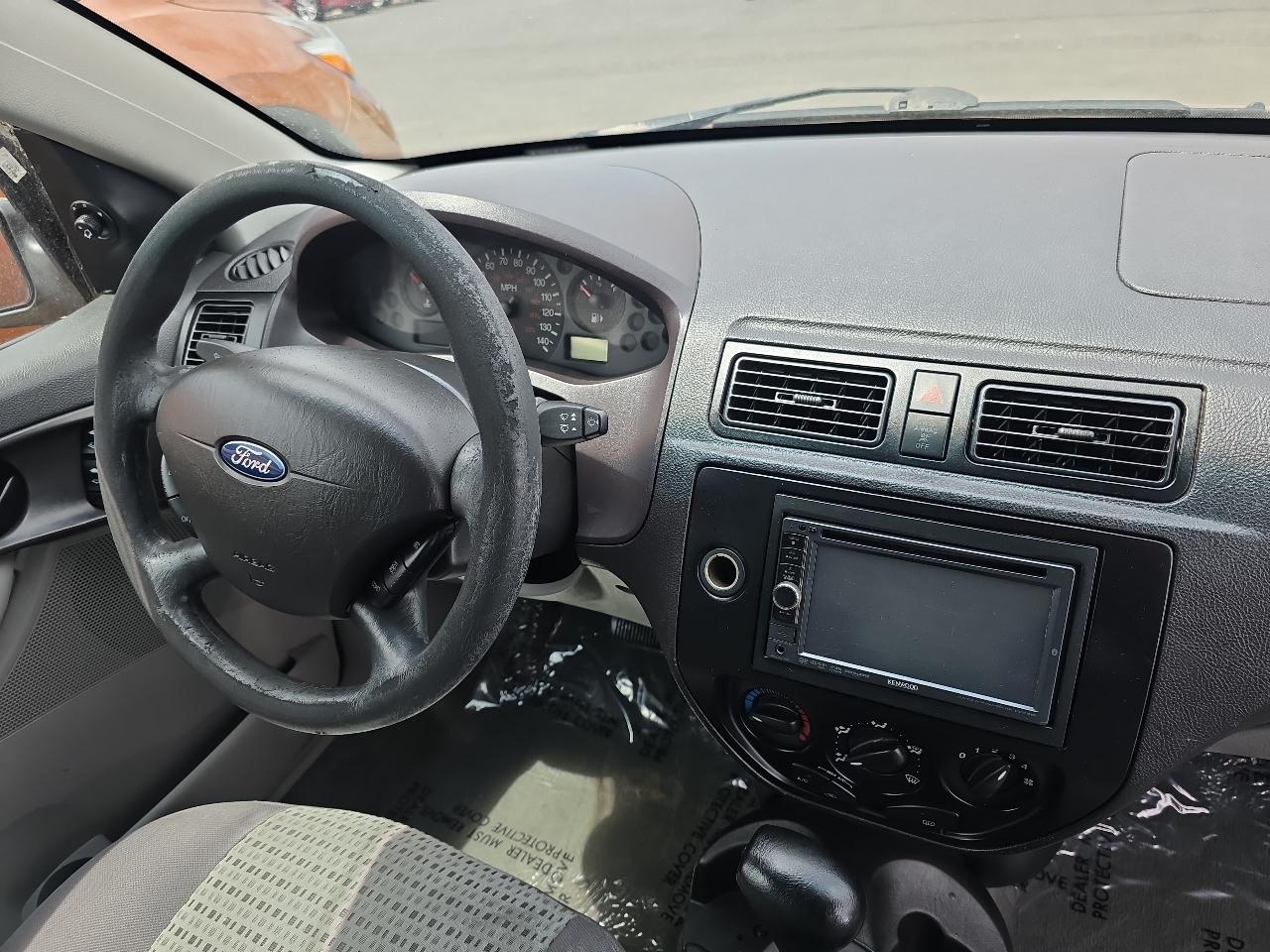Ford Focus 4dr Sdn SES 2007