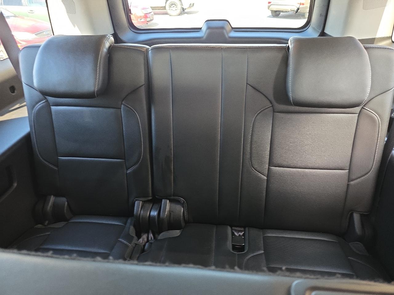 GMC Yukon XL 4WD 4dr SLT 2015