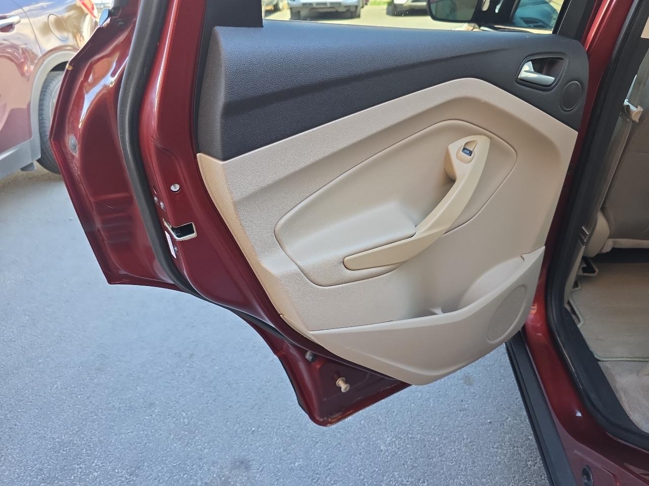 Ford Escape FWD 4dr SE 2014