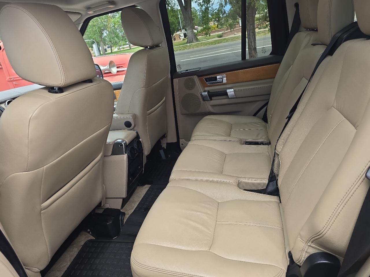 Land Rover LR4 4WD 4dr LUX 2012
