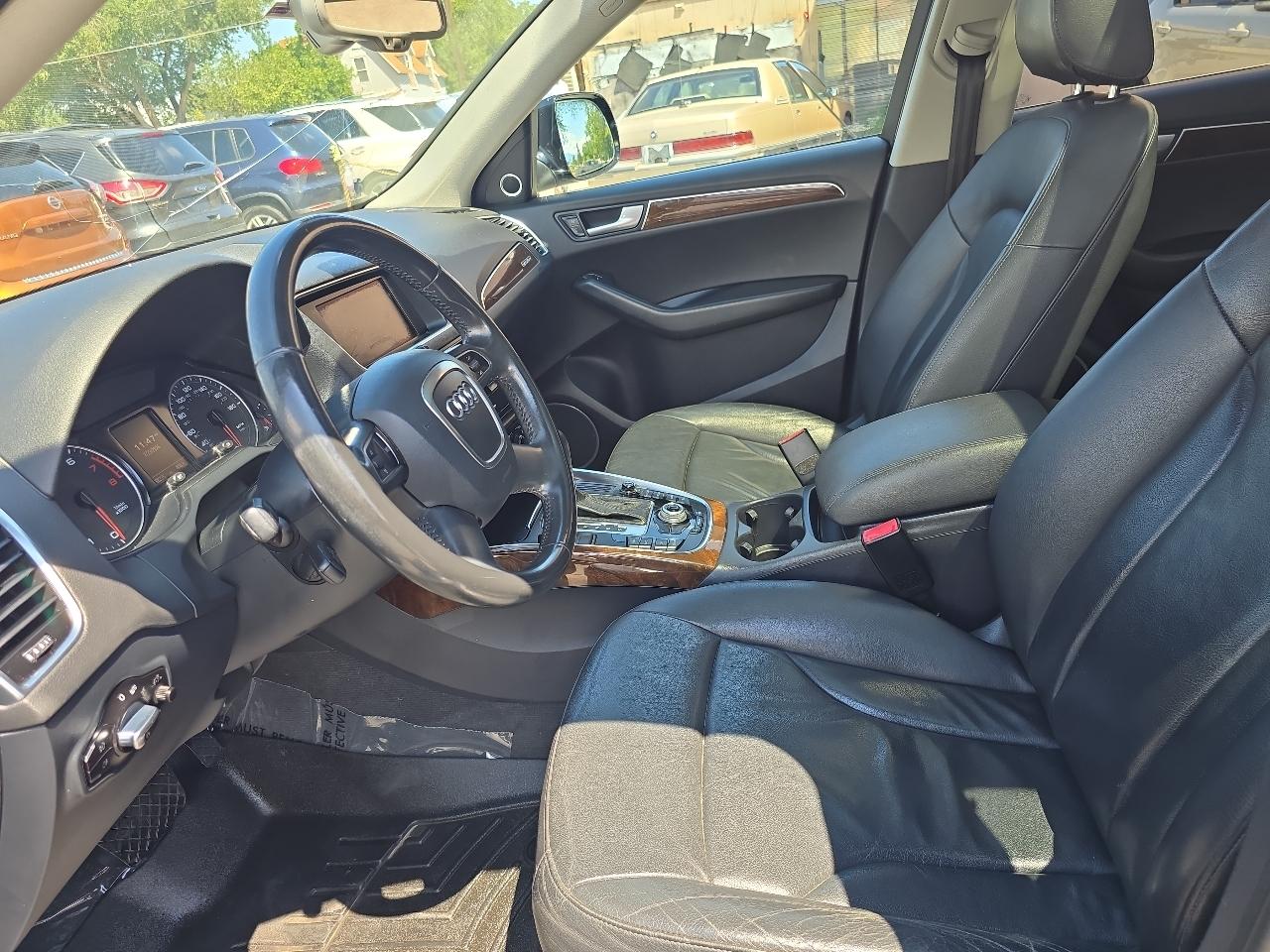 Audi Q5 quattro 4dr 3.2L Premium Plus 2011