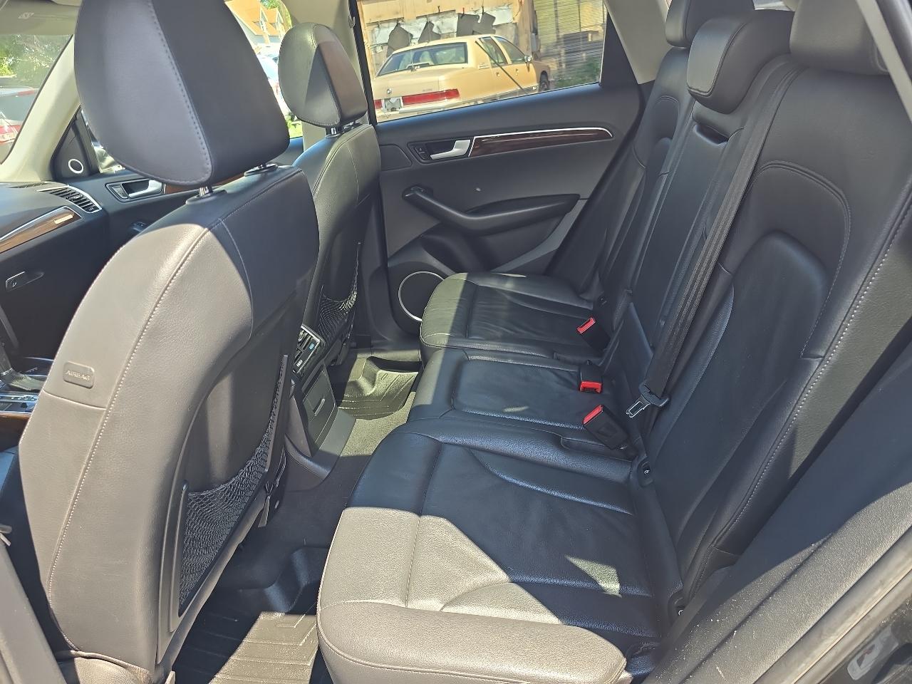Audi Q5 quattro 4dr 3.2L Premium Plus 2011