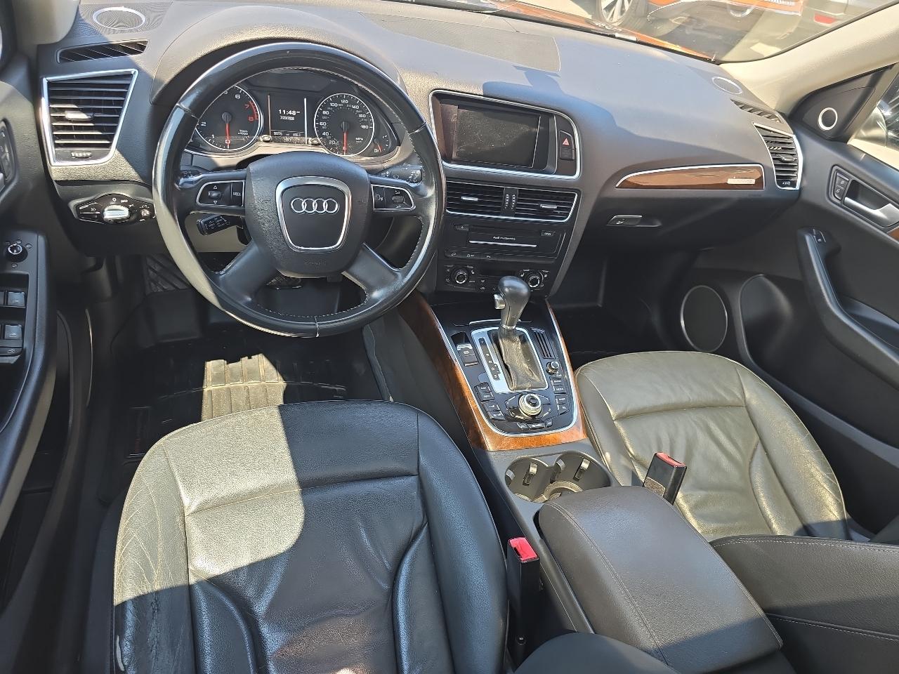 Audi Q5 quattro 4dr 3.2L Premium Plus 2011