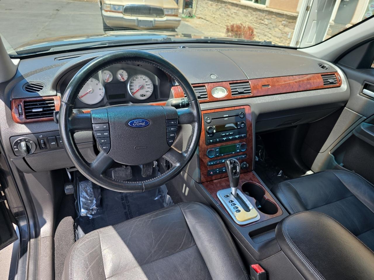 Ford Five Hundred 4dr Sdn Limited 2005