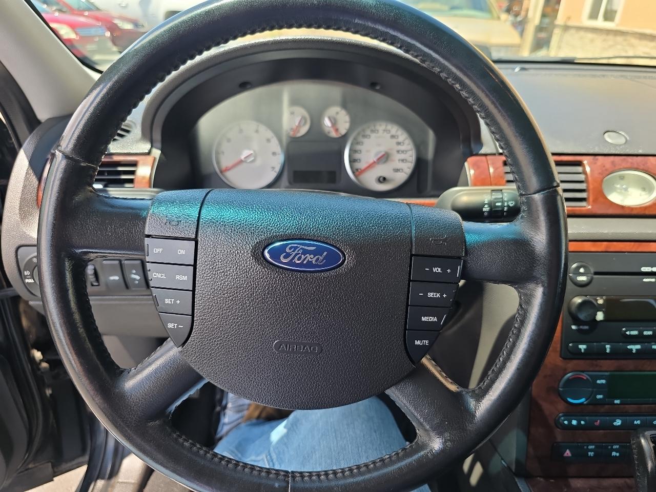 Ford Five Hundred 4dr Sdn Limited 2005