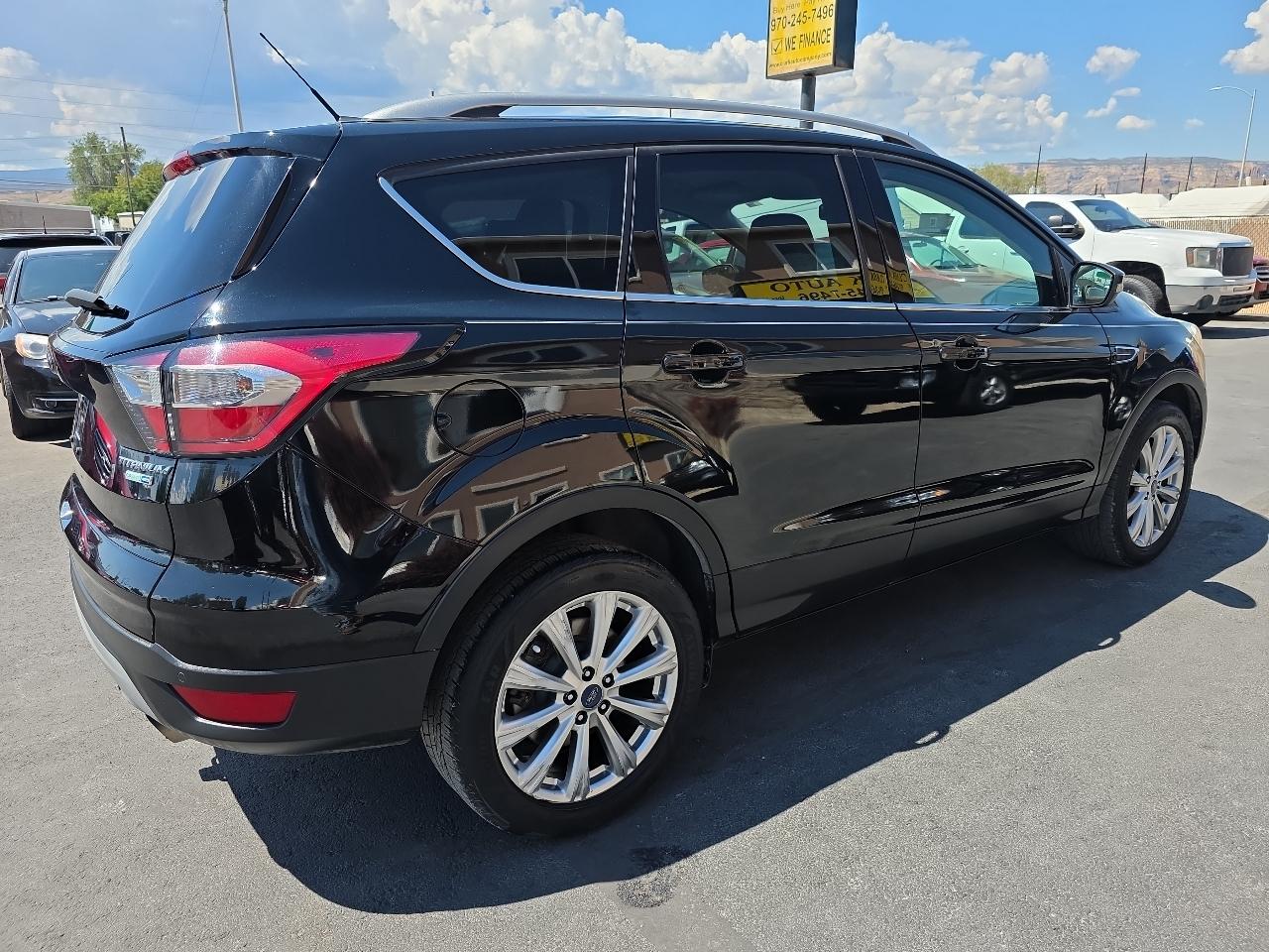 Ford Escape Titanium 4WD 2017