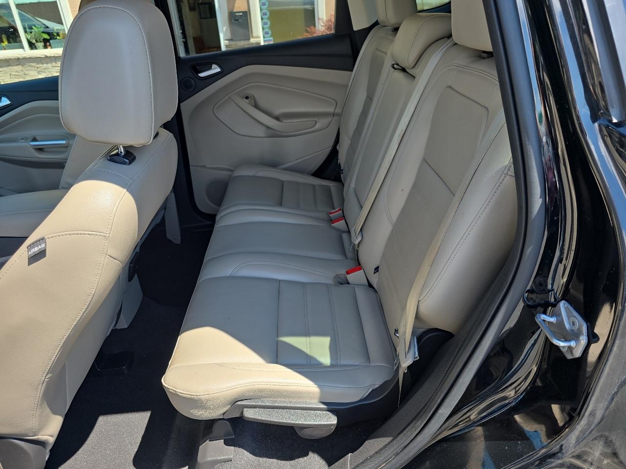 Ford Escape Titanium 4WD 2017