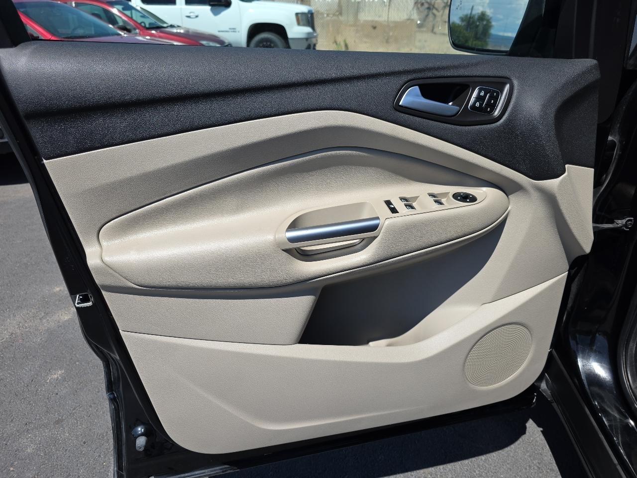 Ford Escape Titanium 4WD 2017