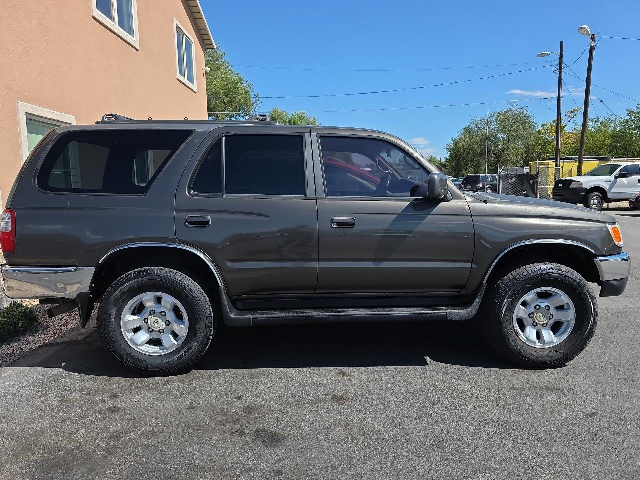 Toyota 4Runner 4dr Auto 4WD SR5 3.4L 1996