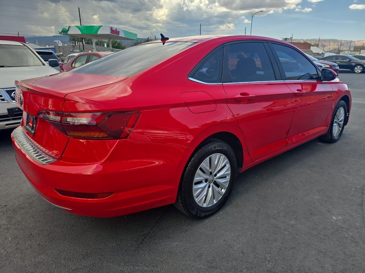 Volkswagen Jetta R-Line Auto w/SULEV 2019