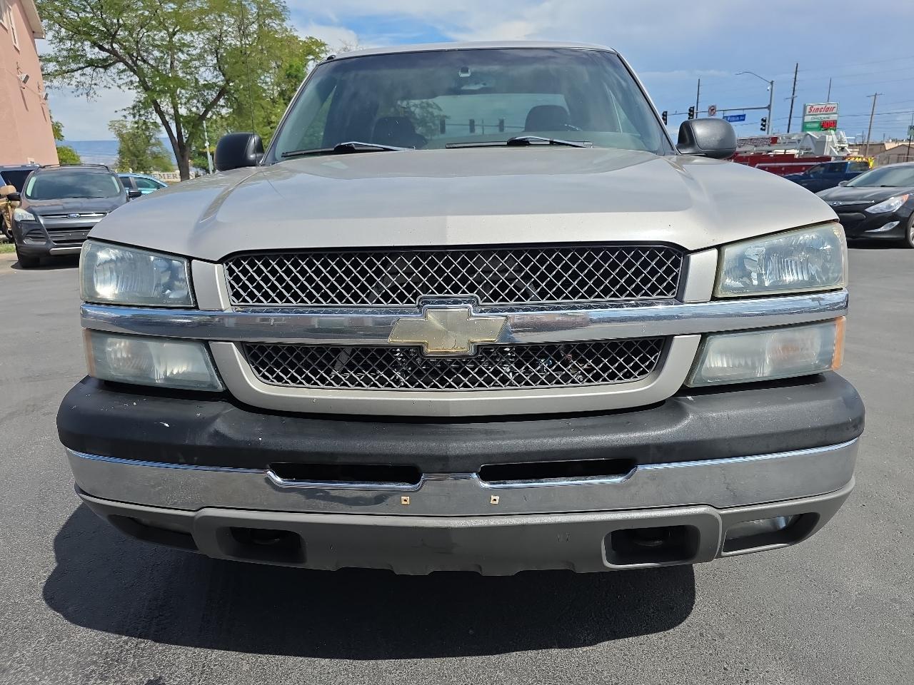Chevrolet Silverado 1500 Ext Cab 143.5" WB 4WD LS 2004