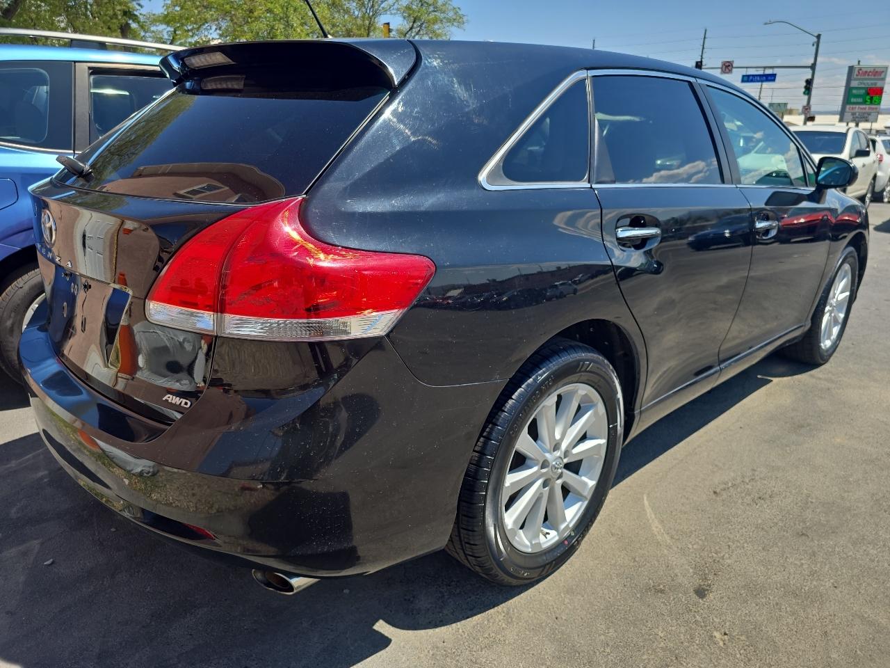 Toyota Venza 4dr Wgn I4 AWD (Natl) 2011