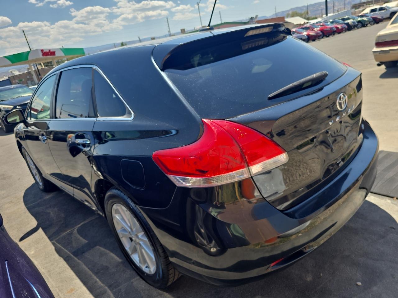Toyota Venza 4dr Wgn I4 AWD (Natl) 2011