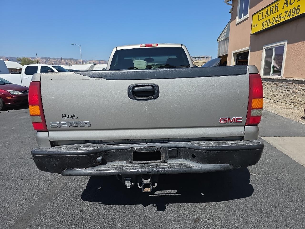 GMC Sierra 1500 Reg Cab 133.0" WB 4WD SLE 2003