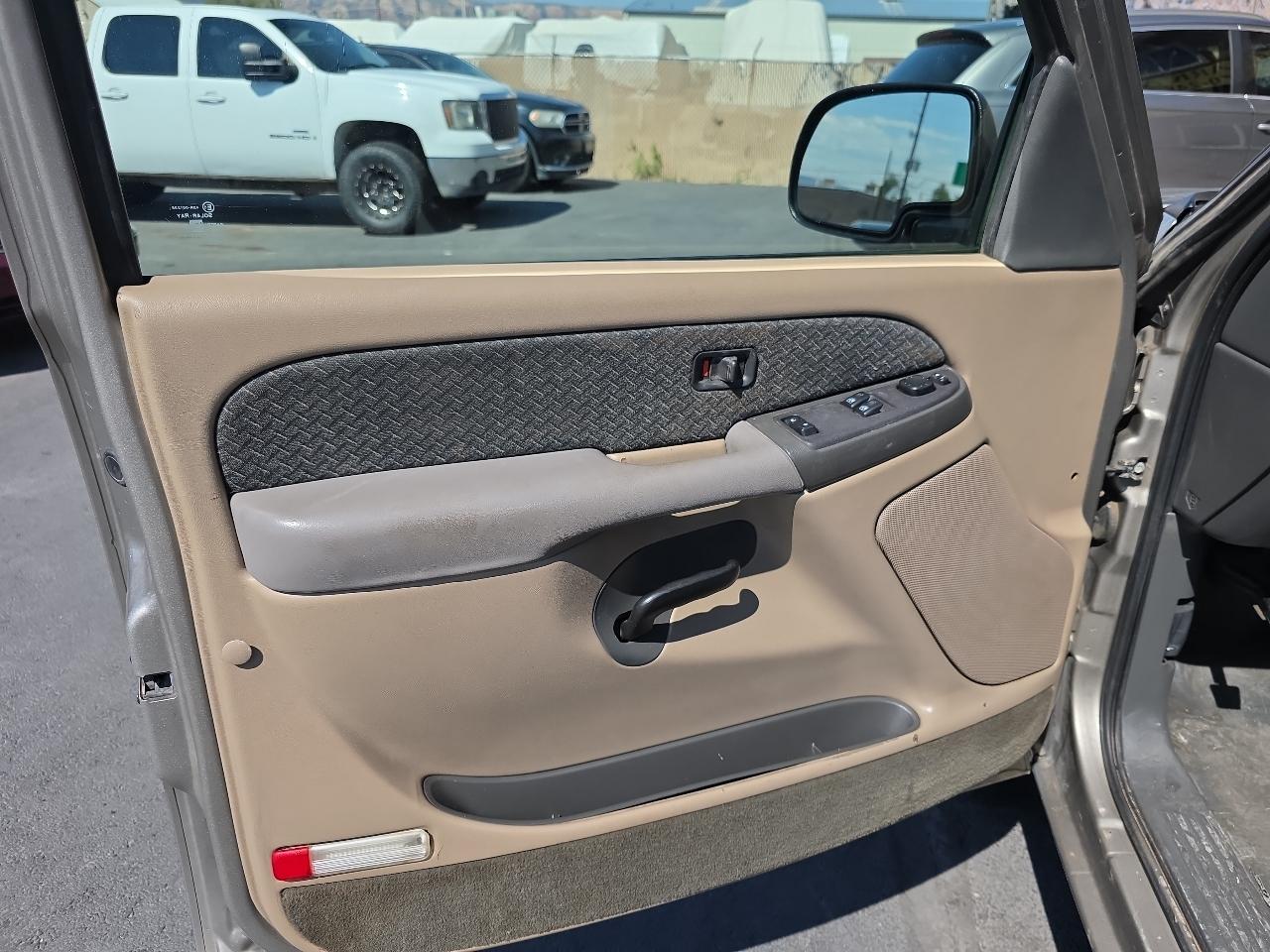 GMC Sierra 1500 Reg Cab 133.0" WB 4WD SLE 2003