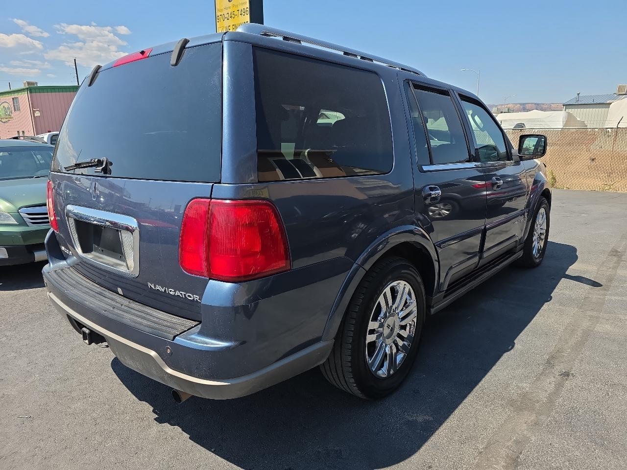 Lincoln Navigator 4dr 4WD Ultimate 2004