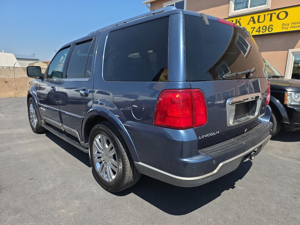 Lincoln Navigator 4dr 4WD Ultimate 2004