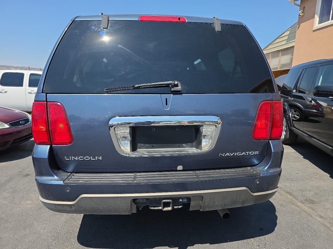 Lincoln Navigator 4dr 4WD Ultimate 2004