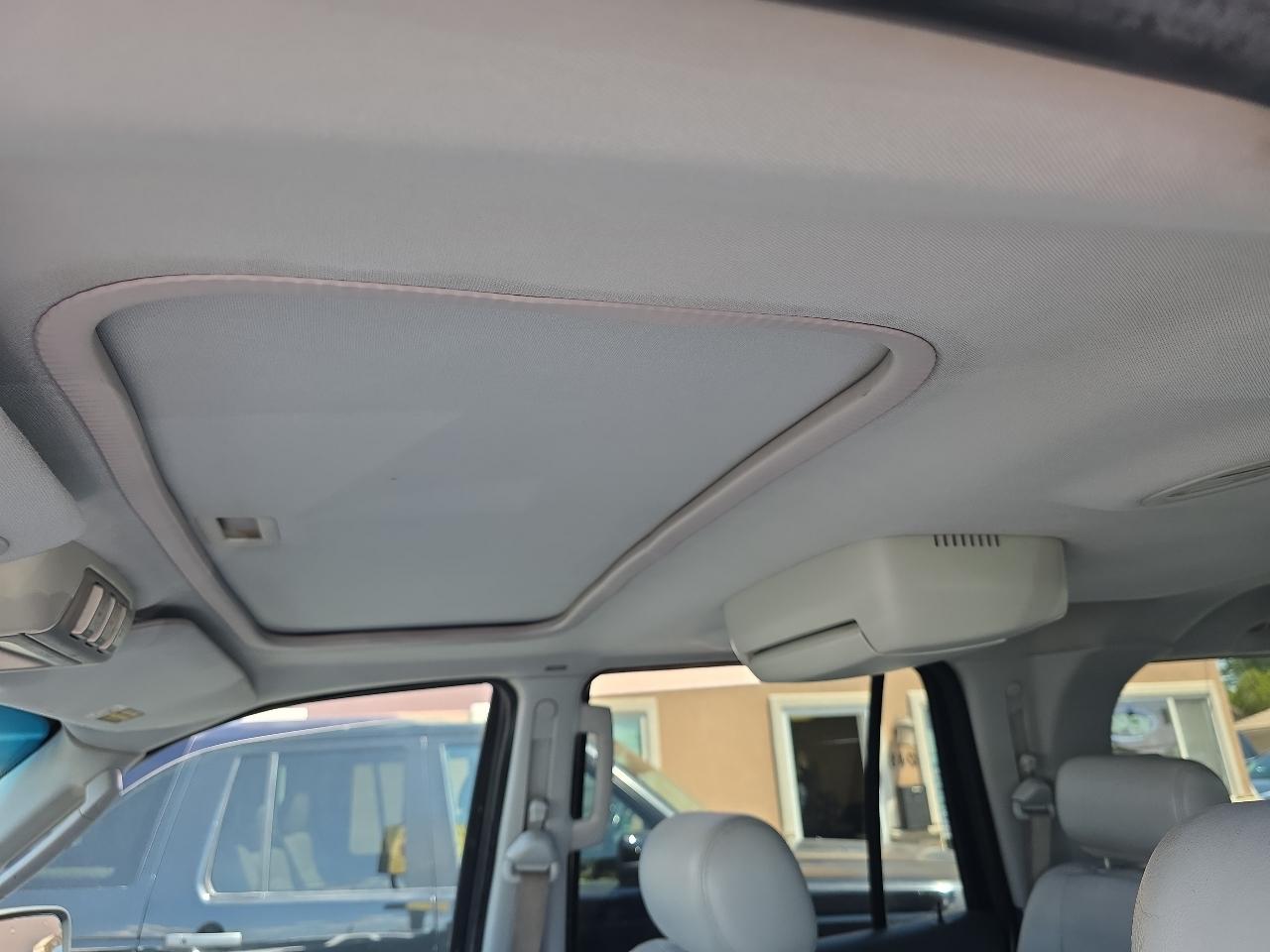 Lincoln Navigator 4dr 4WD Ultimate 2004