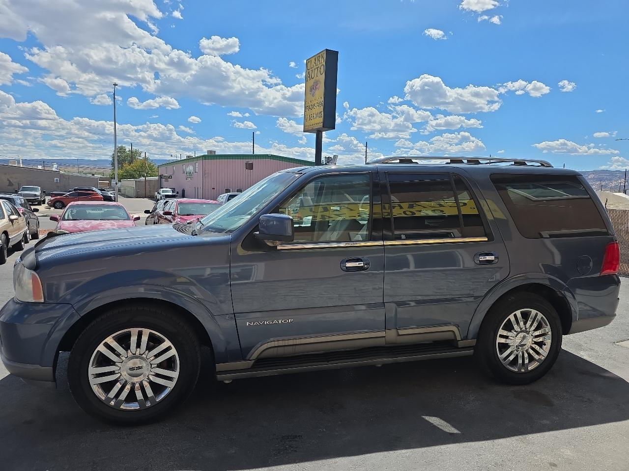 Lincoln Navigator 4dr 4WD Ultimate 2004