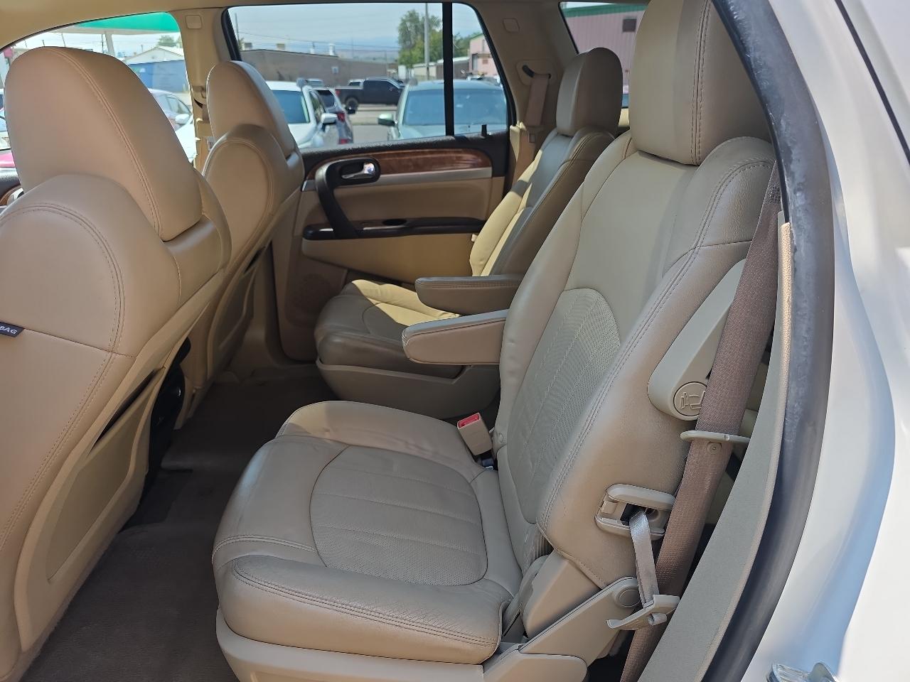 Buick Enclave AWD 4dr CXL-2 2011
